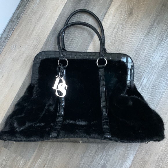 Fabulous Furs Handbags - NEW Donna Salyers Fabulous Furs Black Weekender Bag